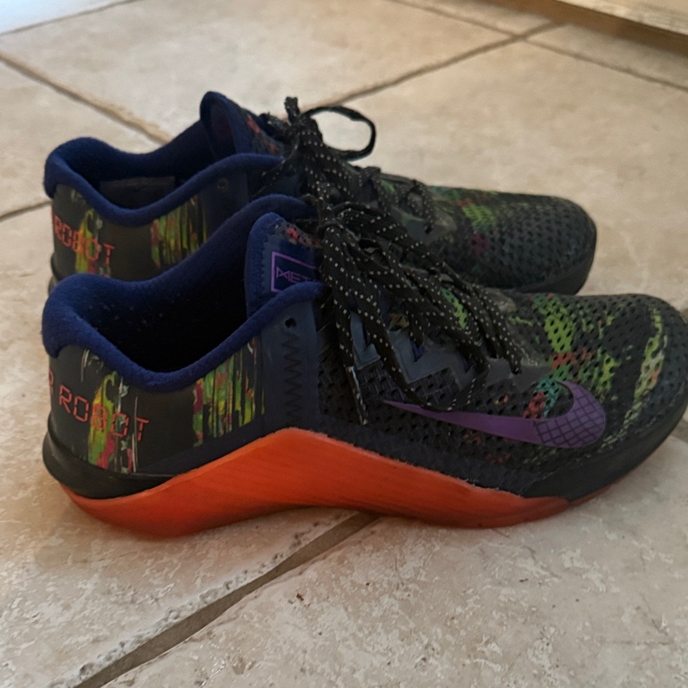 Nike Metcon Black and Orange Sneakers